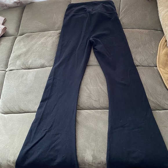 Hollister Black Flare Leggings - Picture 2 of 2